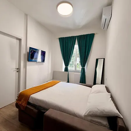Qg Golden Gæstehus 4*